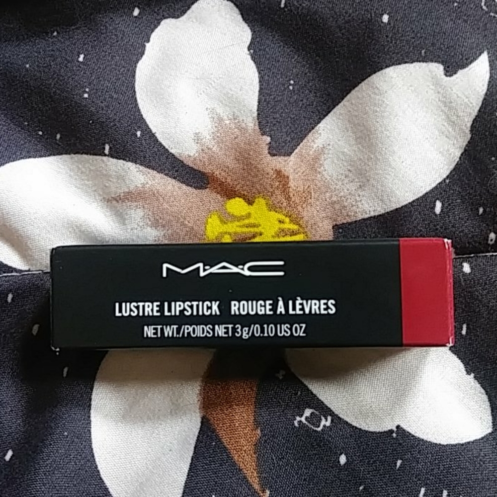 MAC Lustre Lipstick